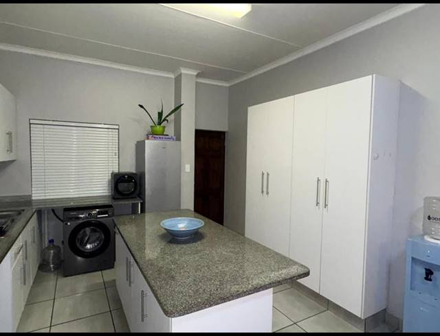 2 BEDROOM APARTMENT FOR SALE IN ISLAND VIEW